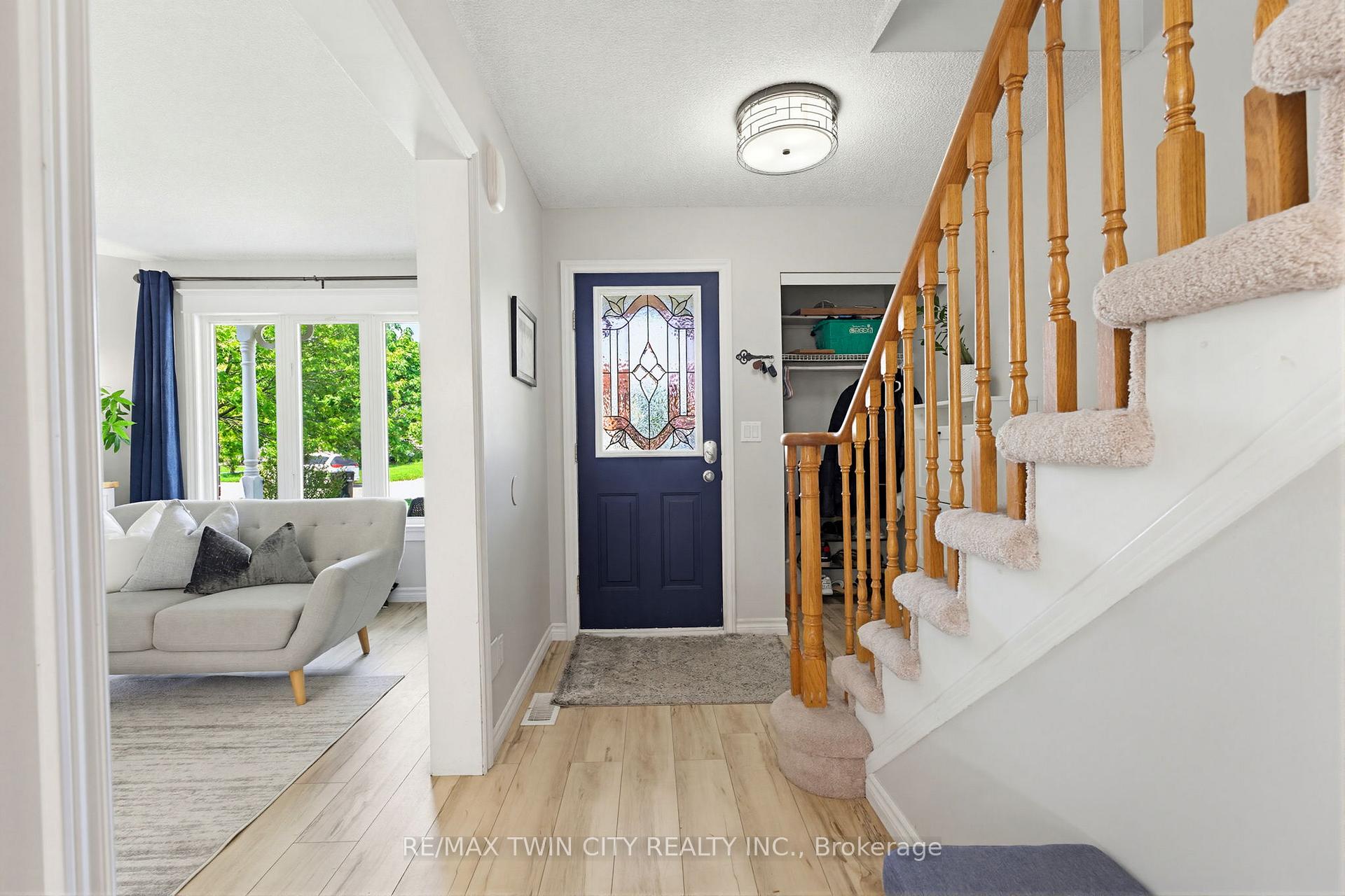 219 Inglis Street, North Dumfries — photo 4 of 5