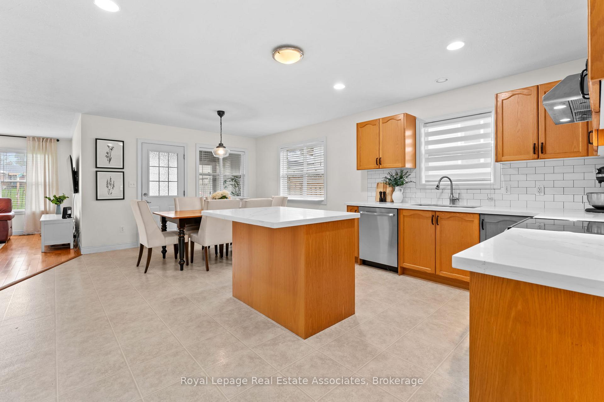 190 Sheffield Street, Southgate — photo 5 of 5