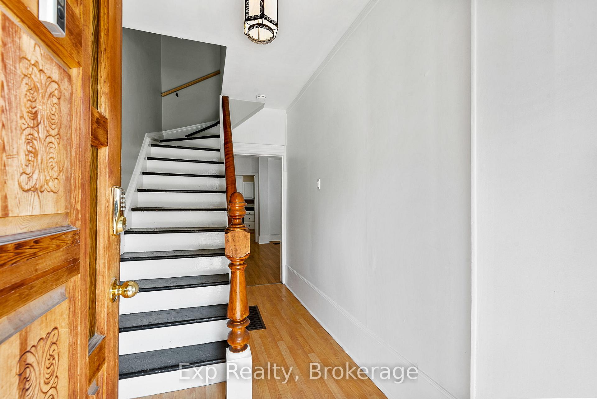 584 Maiden Lane, Peterborough — photo 5 of 5