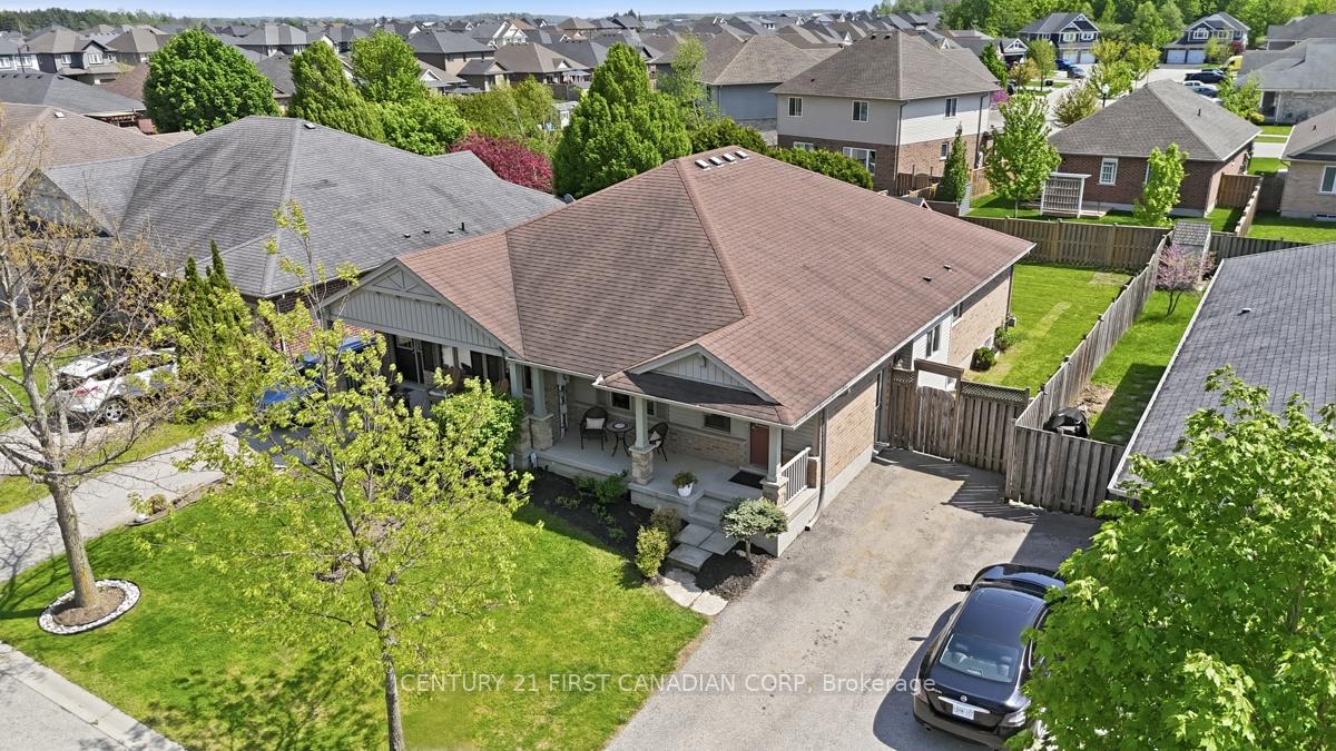 30 Pear Tree Avenue, St. Thomas — photo 2 of 5