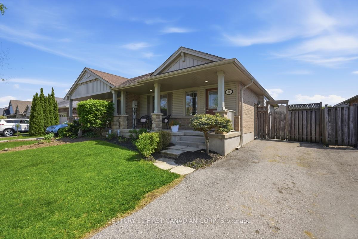 30 Pear Tree Avenue, St. Thomas — photo 3 of 5