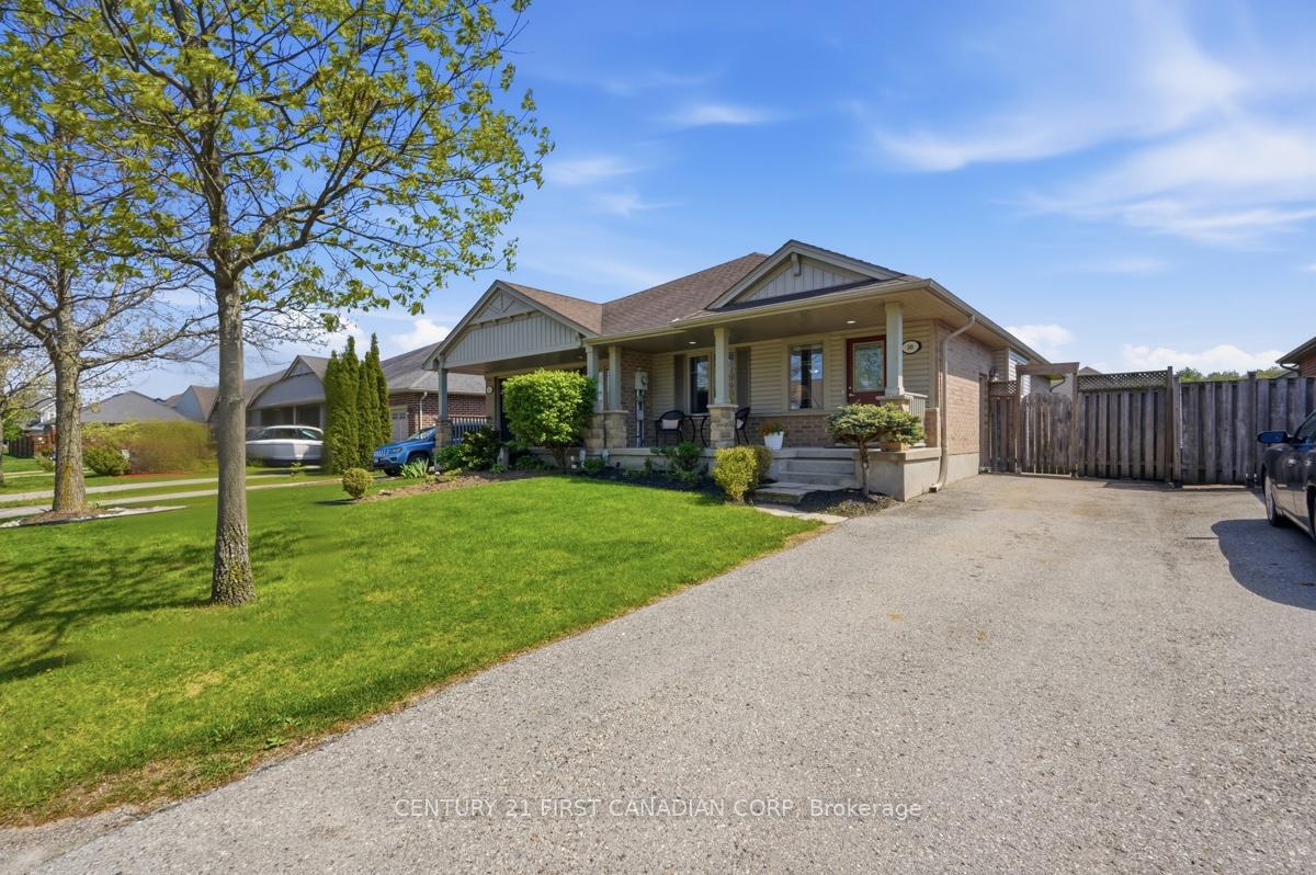30 Pear Tree Avenue, St. Thomas — photo 4 of 5