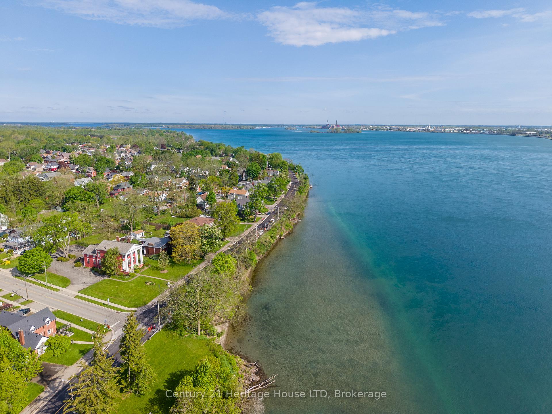 20 Dufferin Street, Fort Erie — photo 4 of 5