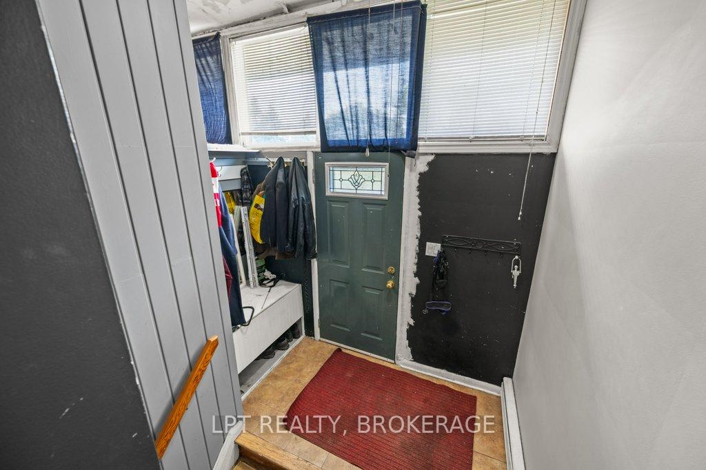 3 Holland Crescent, Kingston — photo 4 of 5