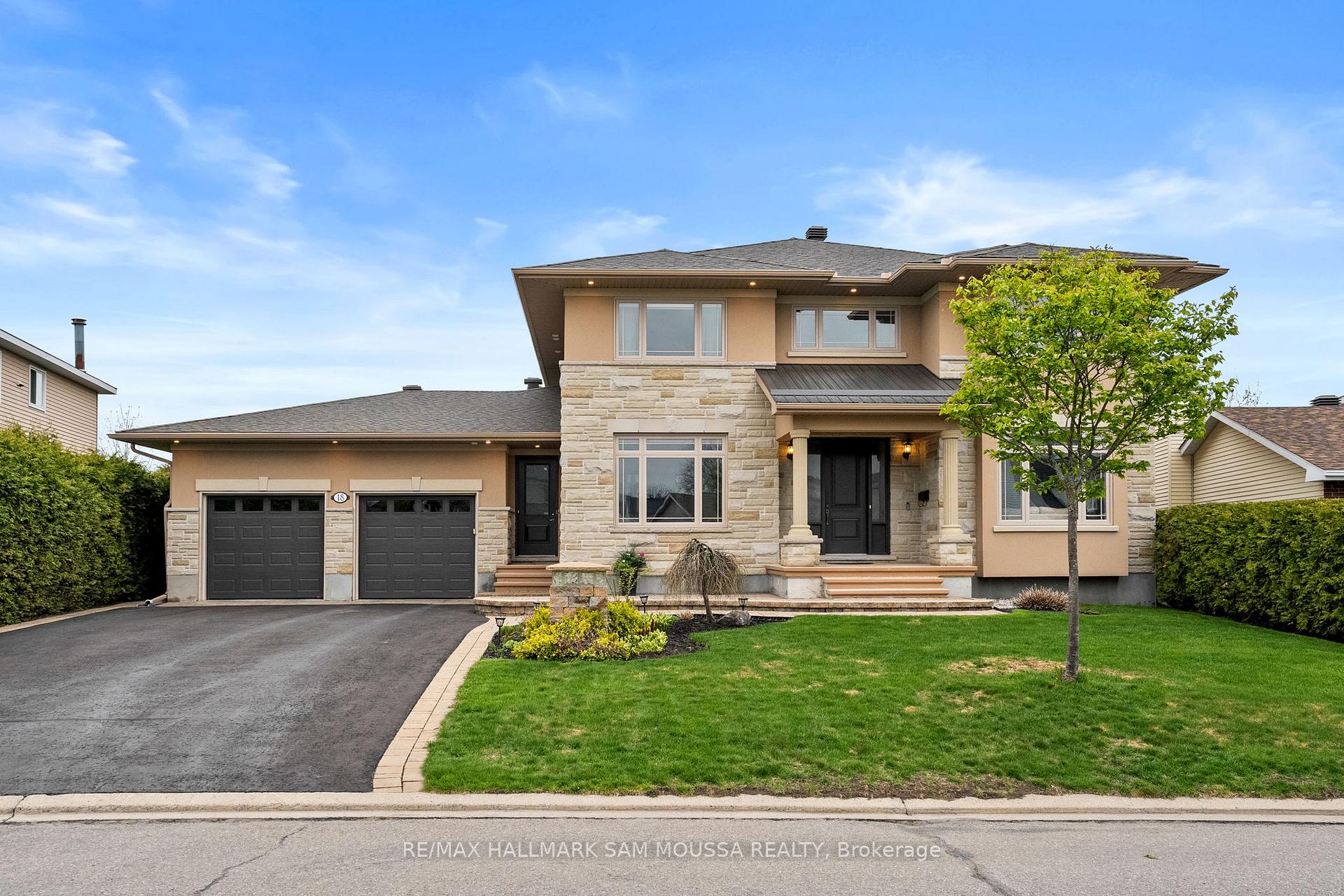 18 Wynford Avenue, South of Baseline to Knoxdale, ON K2G 3Z4 — South of Baseline to Knoxdale, Ontario