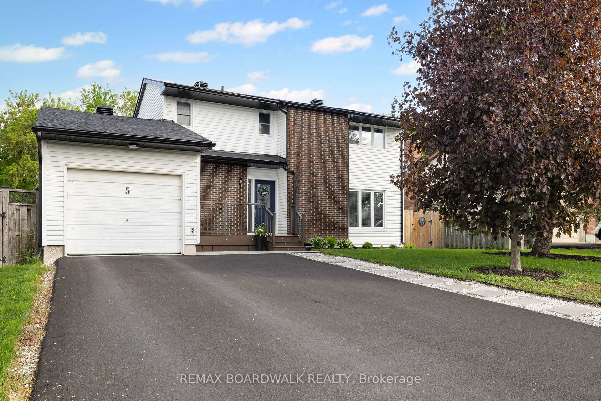 5 Clay Street, Mississippi Mills, ON K0A 1A0 — Mississippi Mills, Ontario