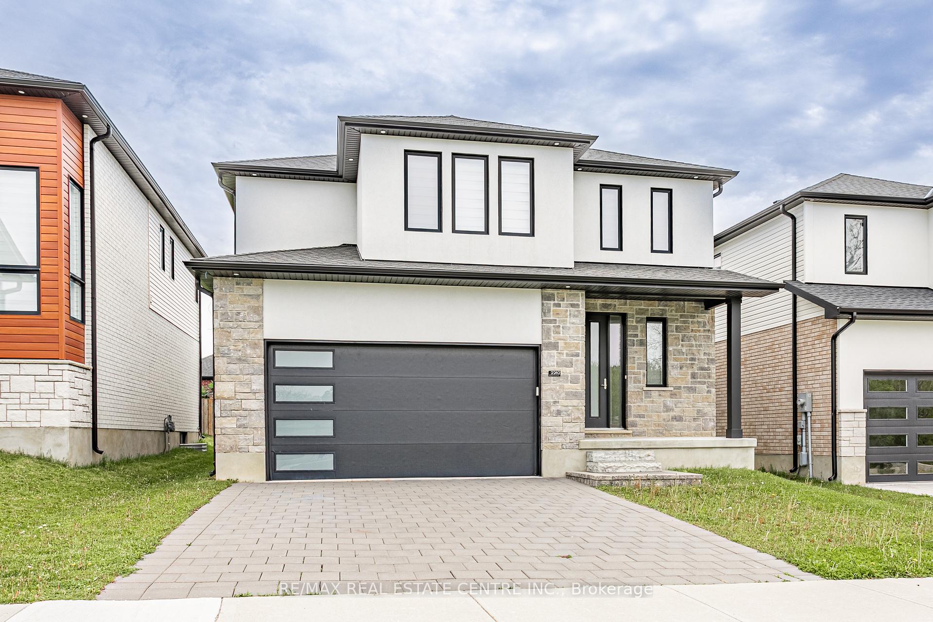 2282 Wickerson Road, London South — photo 3 of 5