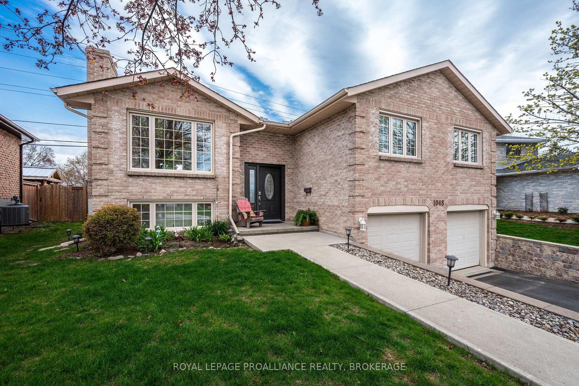 1048 Palmerston Crescent, Kingston, ON K7P 2P5 — Kingston, Ontario