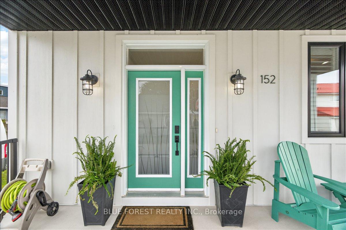 152 MAUD Street, Central Elgin — photo 3 of 5
