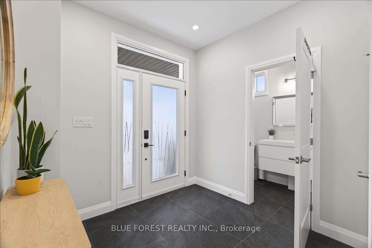 152 MAUD Street, Central Elgin — photo 4 of 5