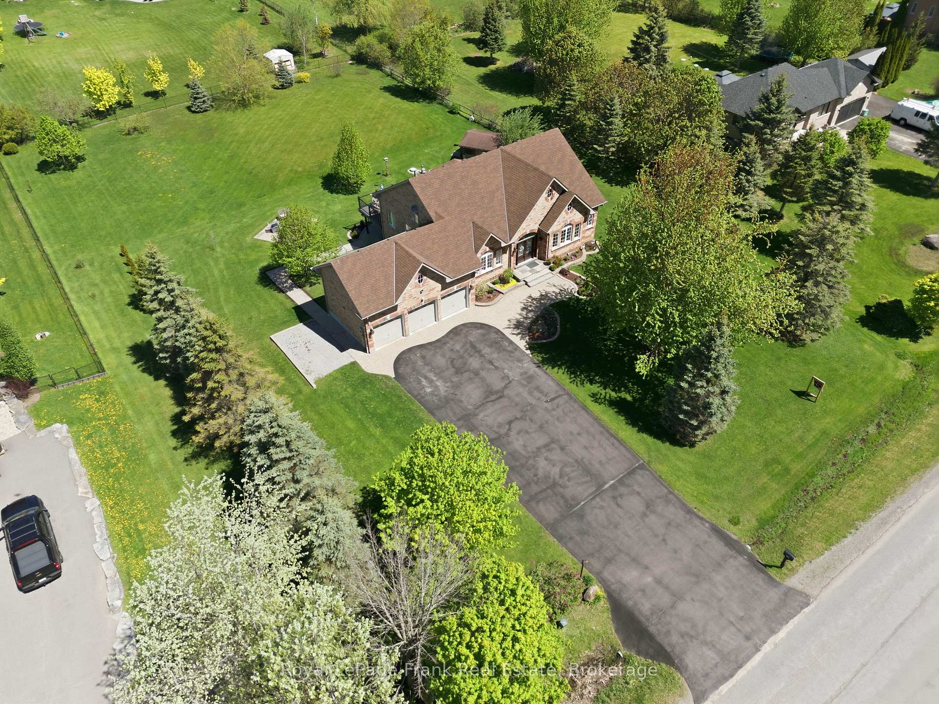 197 McGill Drive, Kawartha Lakes — photo 3 of 5