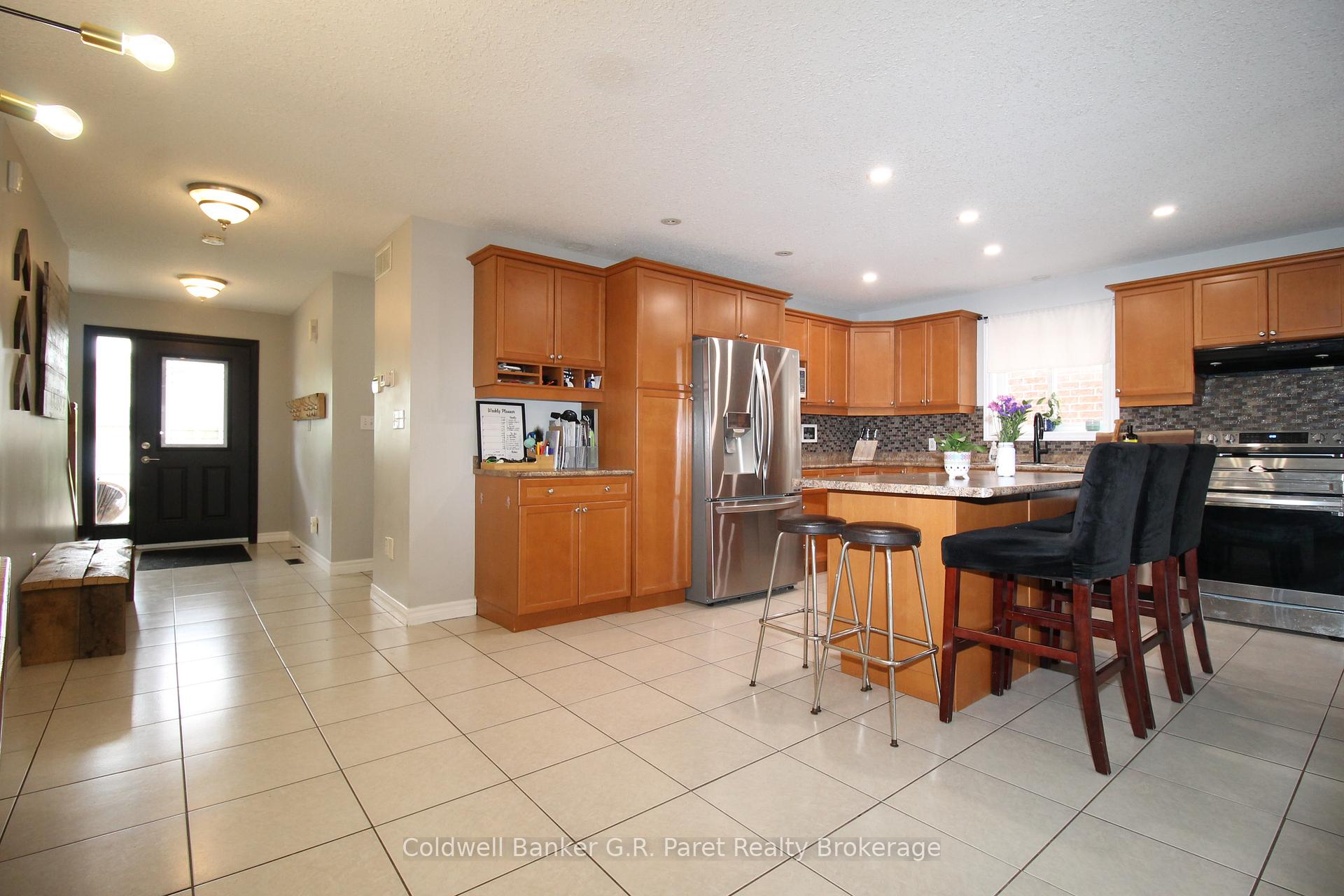 4 Langrell Avenue, Tillsonburg — photo 3 of 5
