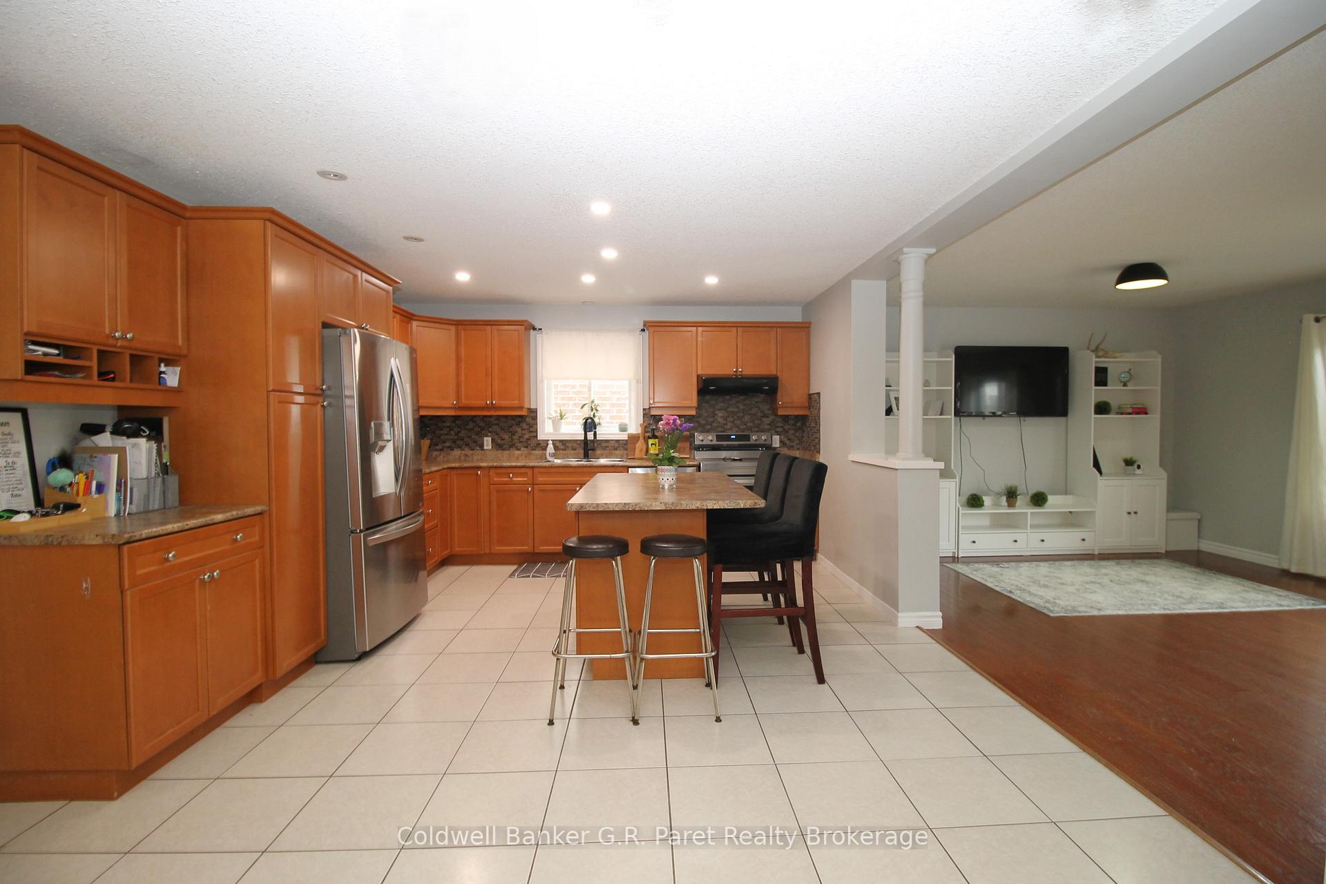 4 Langrell Avenue, Tillsonburg — photo 5 of 5