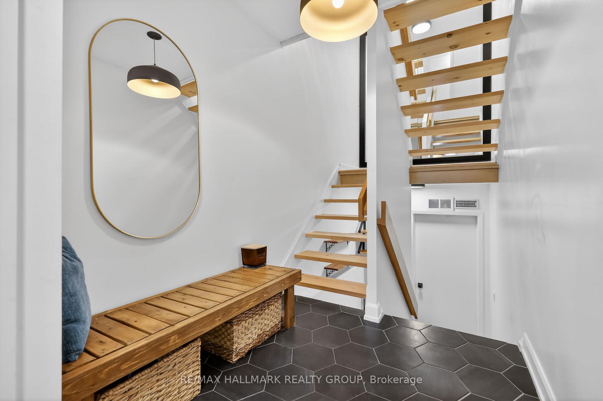 251 Bruyere Street 12, Lower Town - Sandy Hill — photo 4 of 5