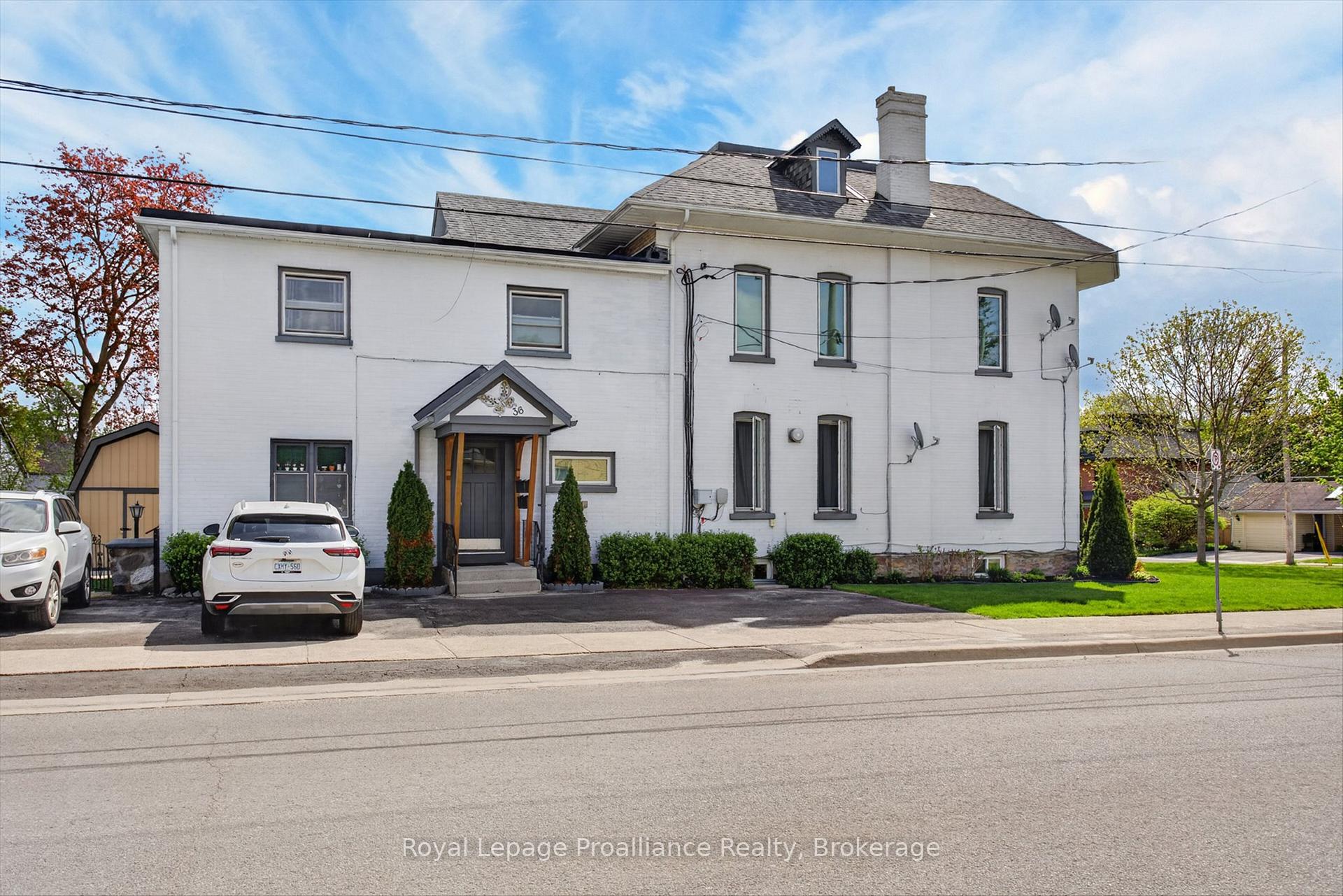 70 Wellington Street, Kawartha Lakes — photo 3 of 5