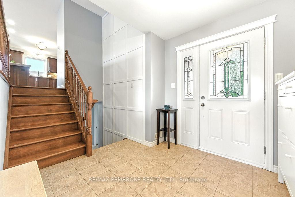 8 Greenvale Crescent, Petawawa — photo 4 of 5