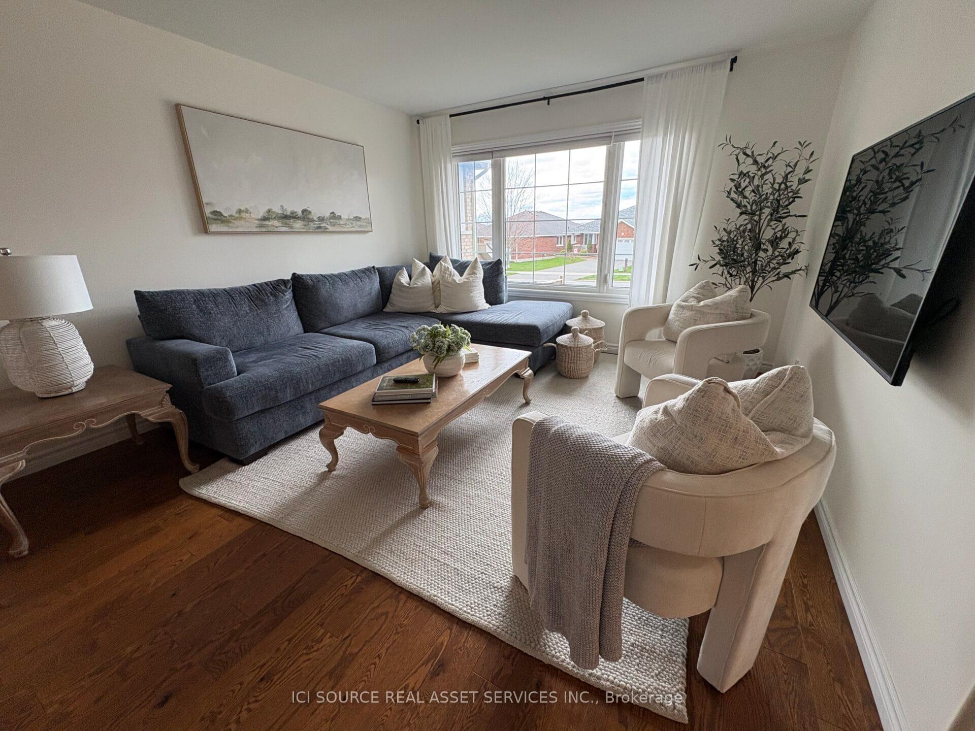 401 Bianco Crescent, Peterborough — photo 4 of 5