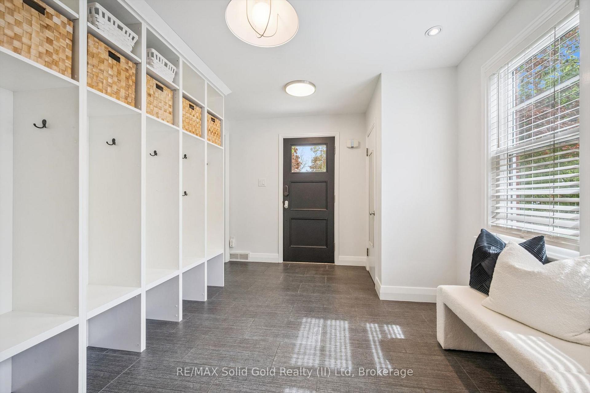 186 Forsyth Drive, Waterloo — photo 4 of 5