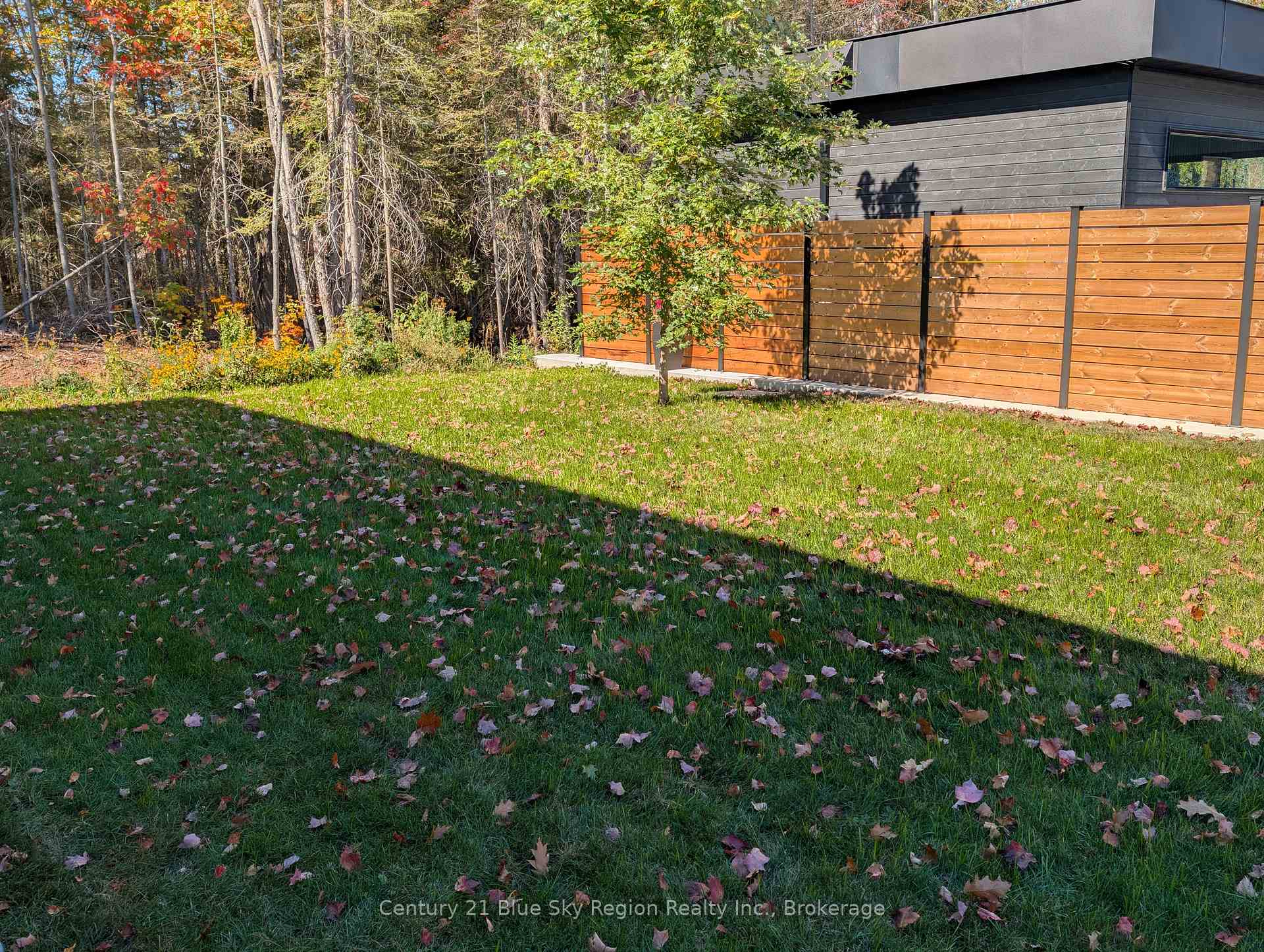 160 Sugarbush Street, North Bay — photo 5 of 5
