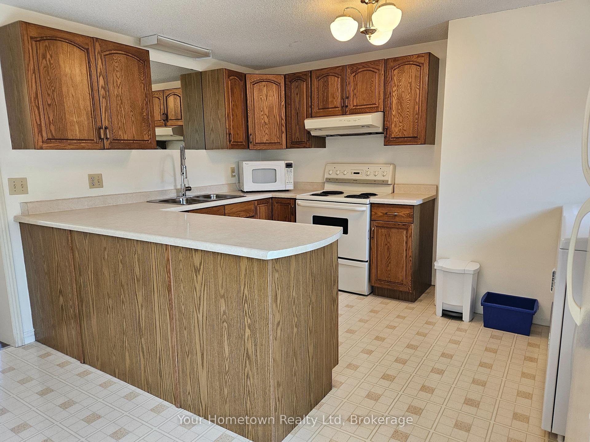 210 Albert Street W, Centre Wellington — photo 5 of 5
