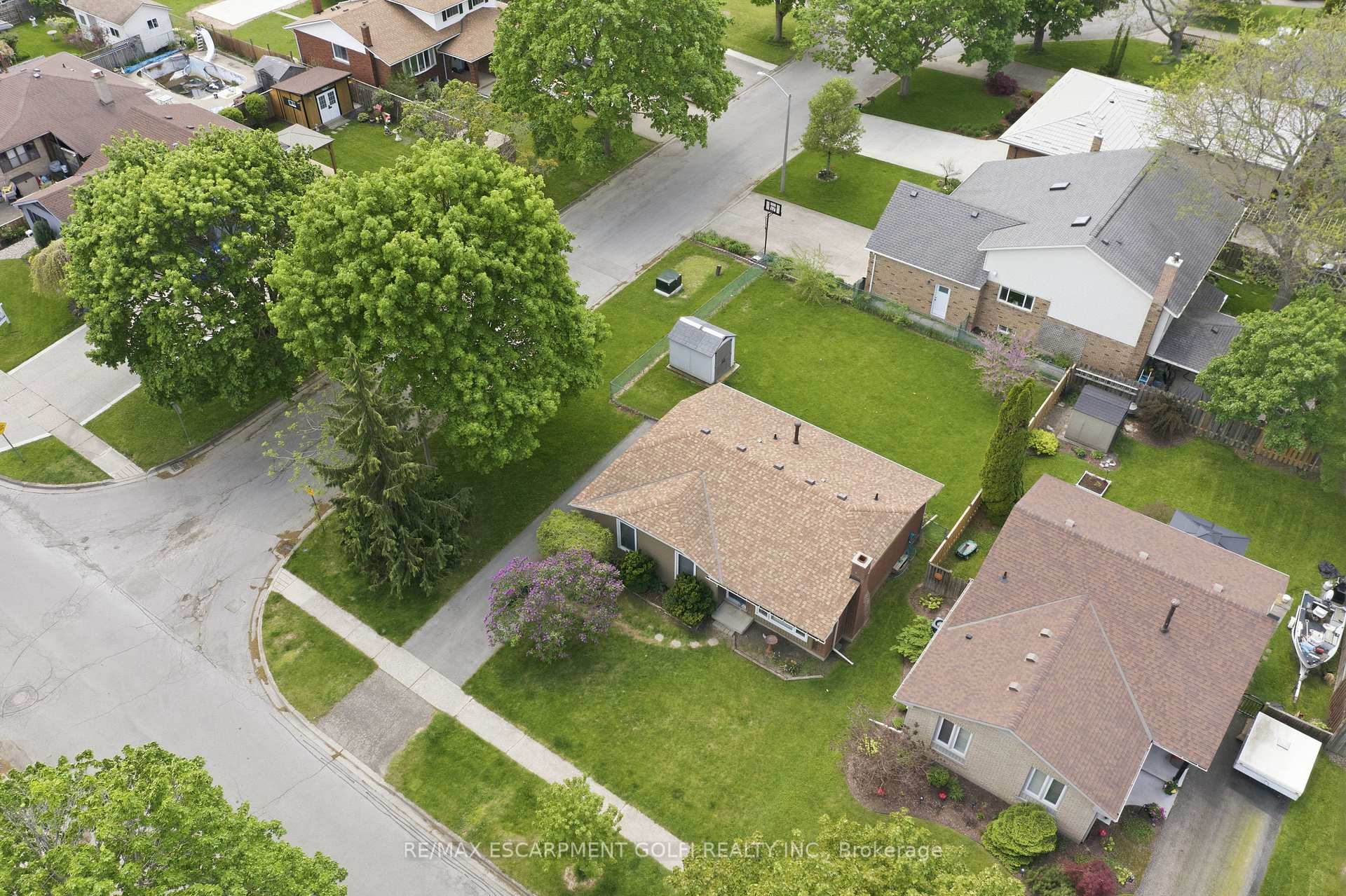 31 Willcher Drive, St. Catharines — photo 2 of 5
