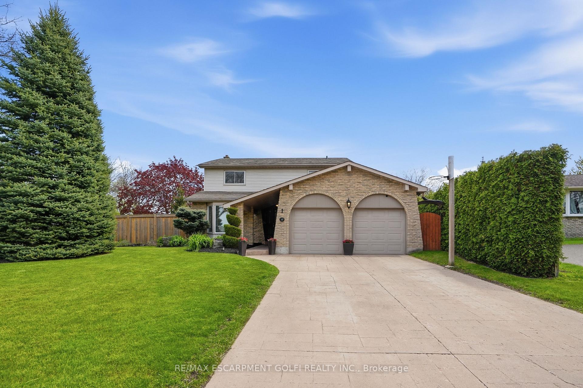 1 OAKMEADOW Place, St. Catharines — photo 2 of 5