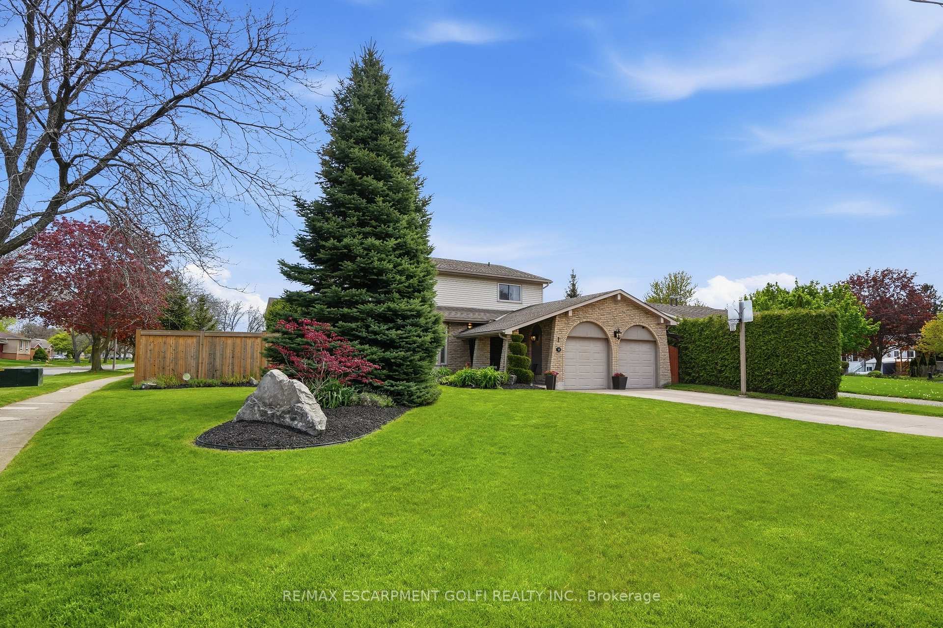 1 OAKMEADOW Place, St. Catharines — photo 3 of 5