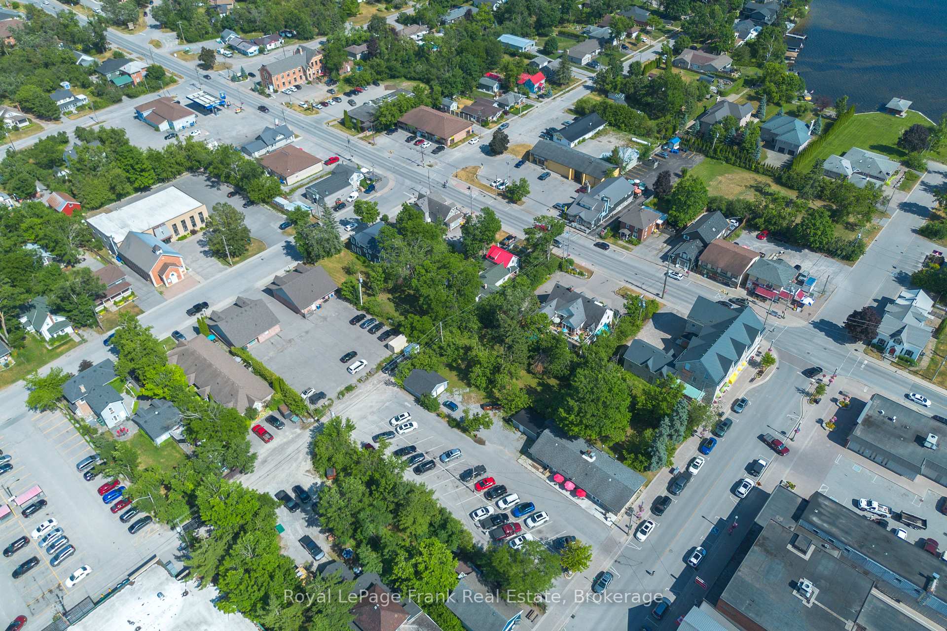 84 Bolton and William Street, Kawartha Lakes — photo 3 of 5