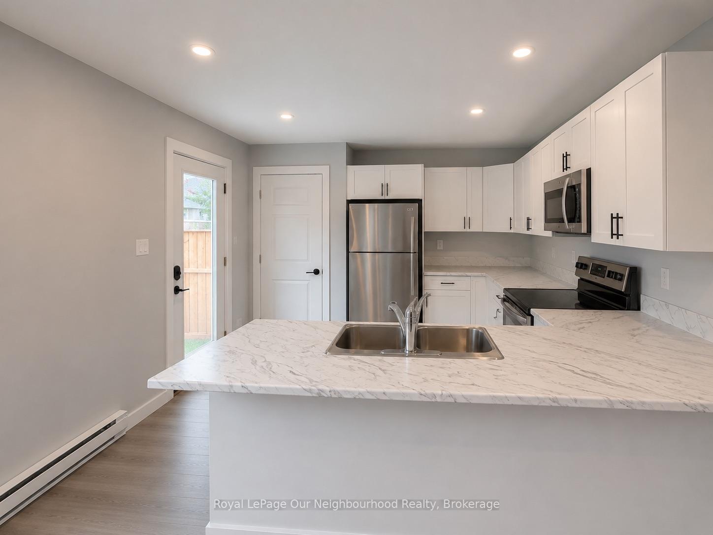 1287 Cartier Boulevard N 3, Peterborough — photo 4 of 5