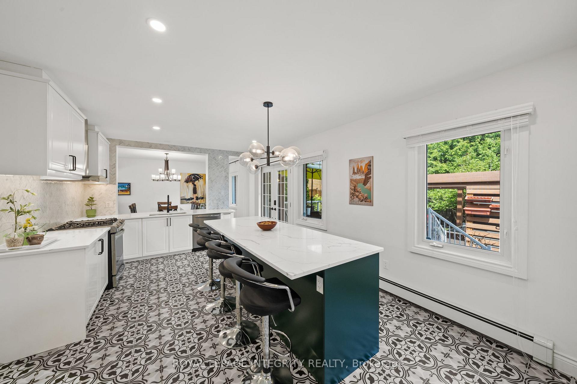 45 Goulburn Avenue, Lower Town - Sandy Hill — photo 3 of 5