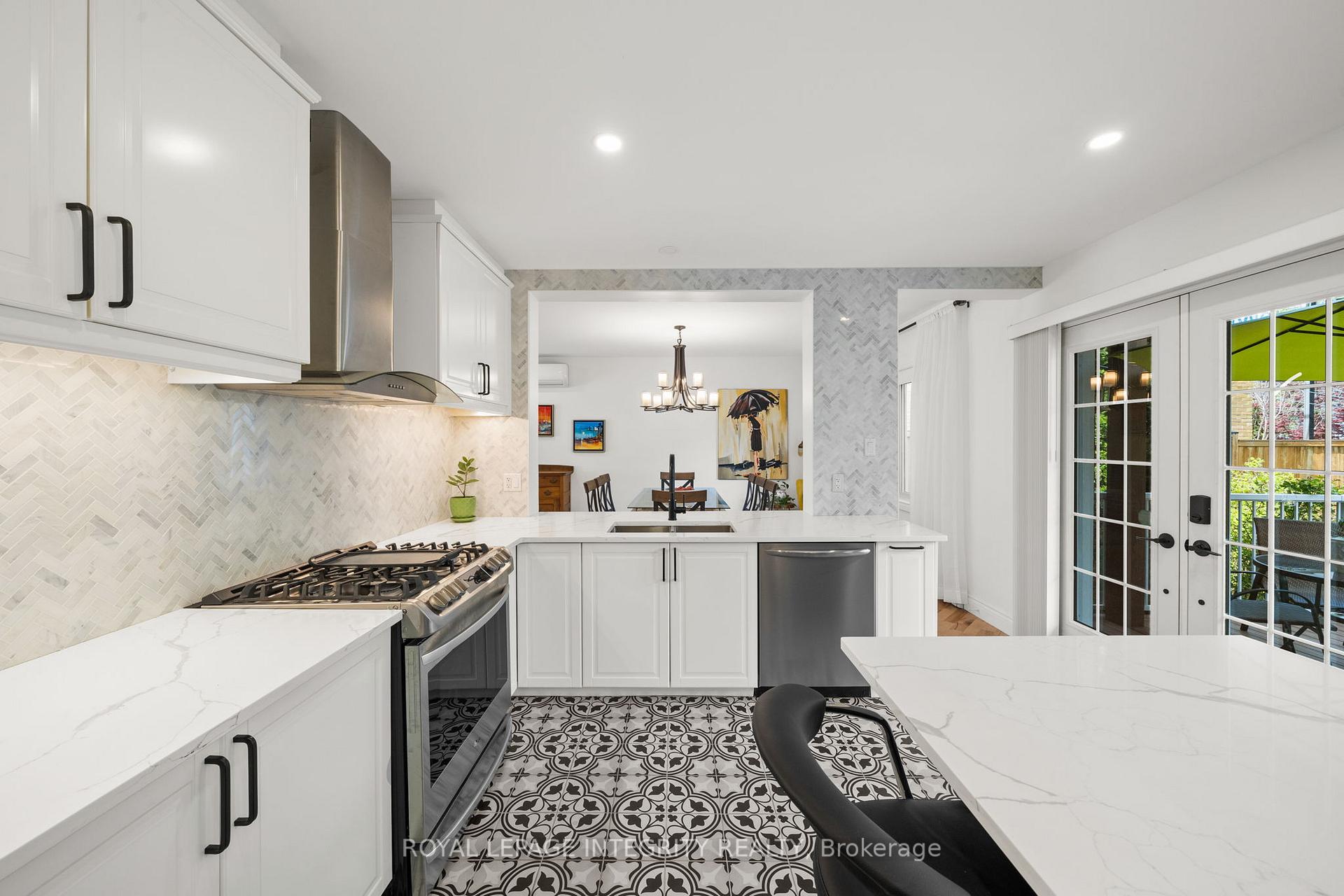 45 Goulburn Avenue, Lower Town - Sandy Hill — photo 4 of 5