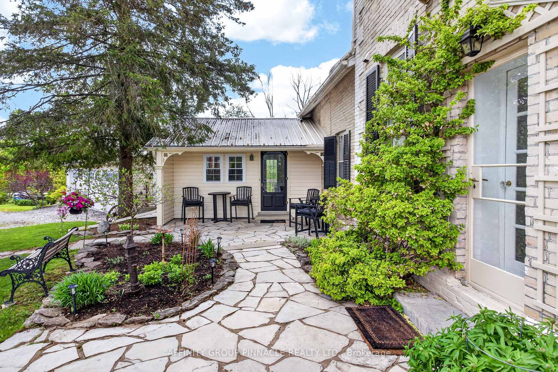 145 King Street, Kawartha Lakes — photo 3 of 5