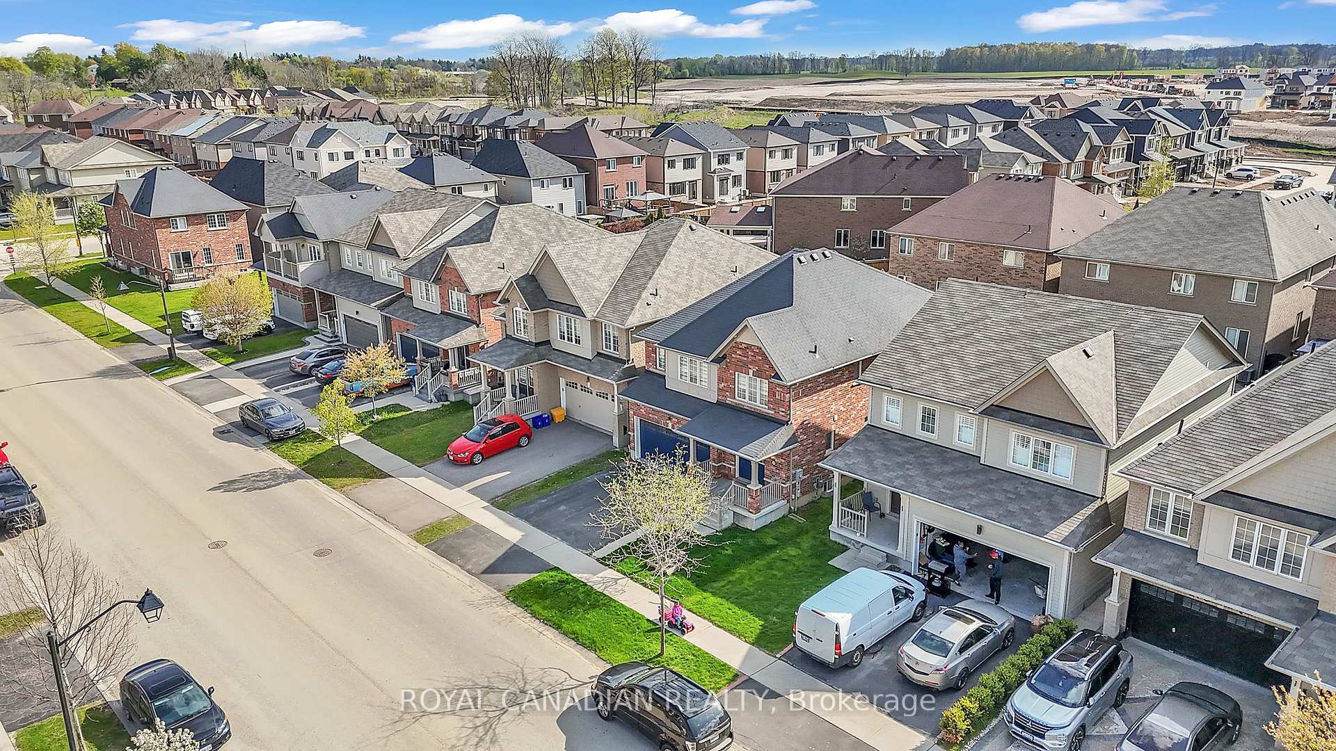 28 Cheevers Road, Brantford — photo 2 of 5