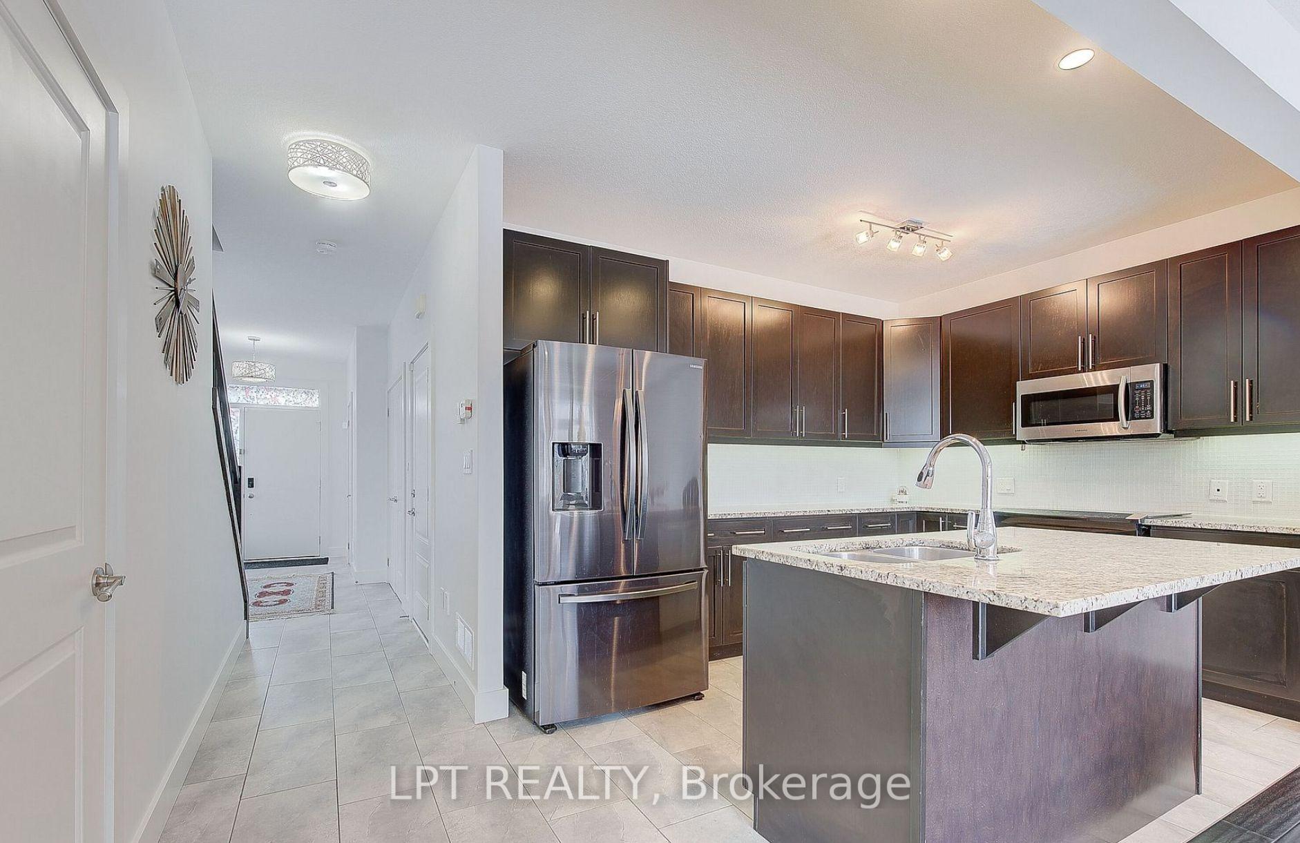 795 Freeport Street, London North — photo 3 of 5