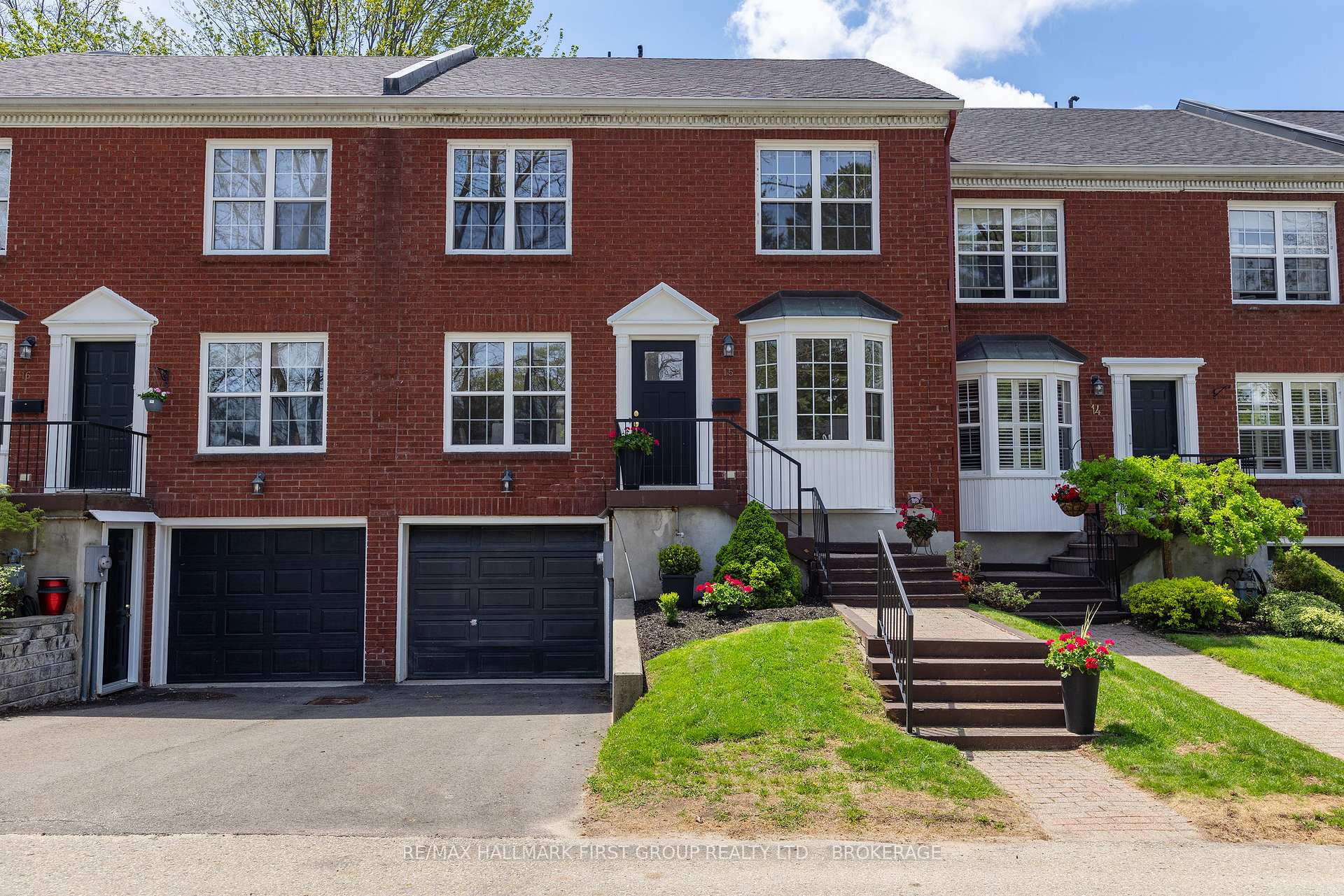 15 Country Club Place, Brockville, ON K6V 6T7 — Brockville, Ontario