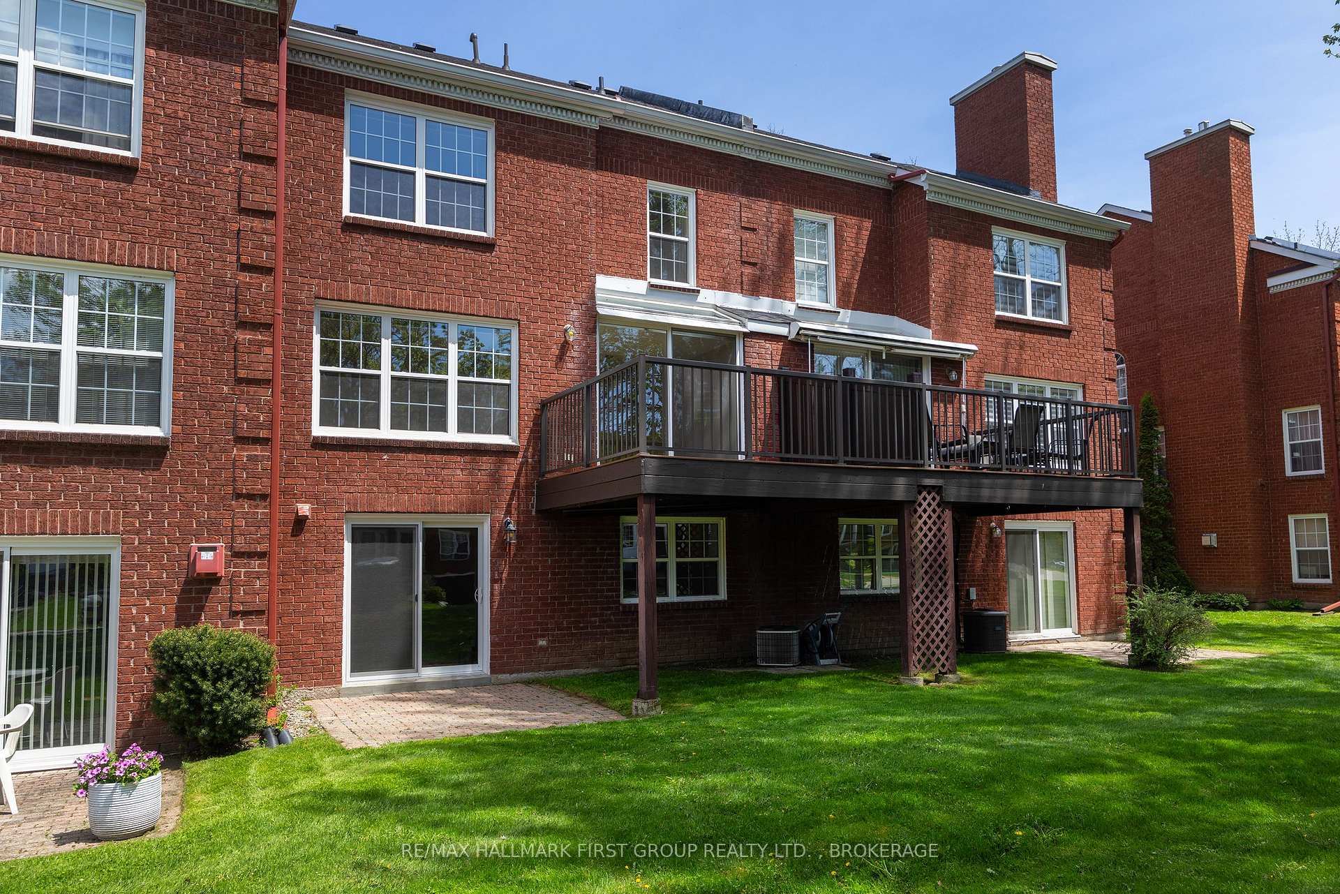 15 Country Club Place, Brockville — photo 2 of 5