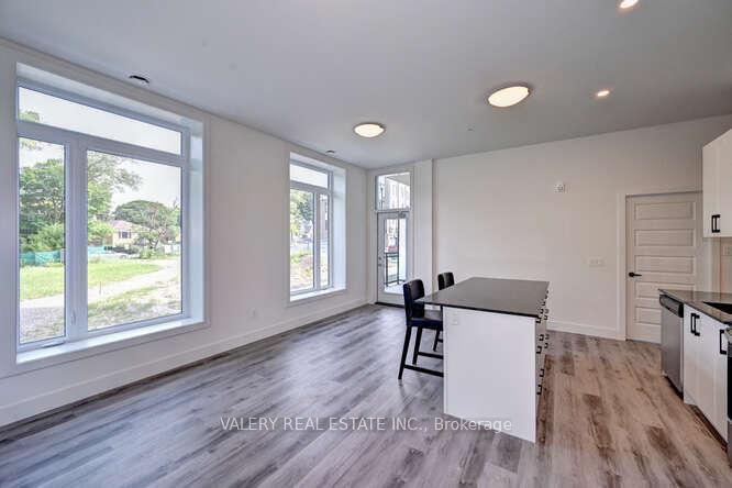 103 Roger Street 102, Waterloo — photo 5 of 5