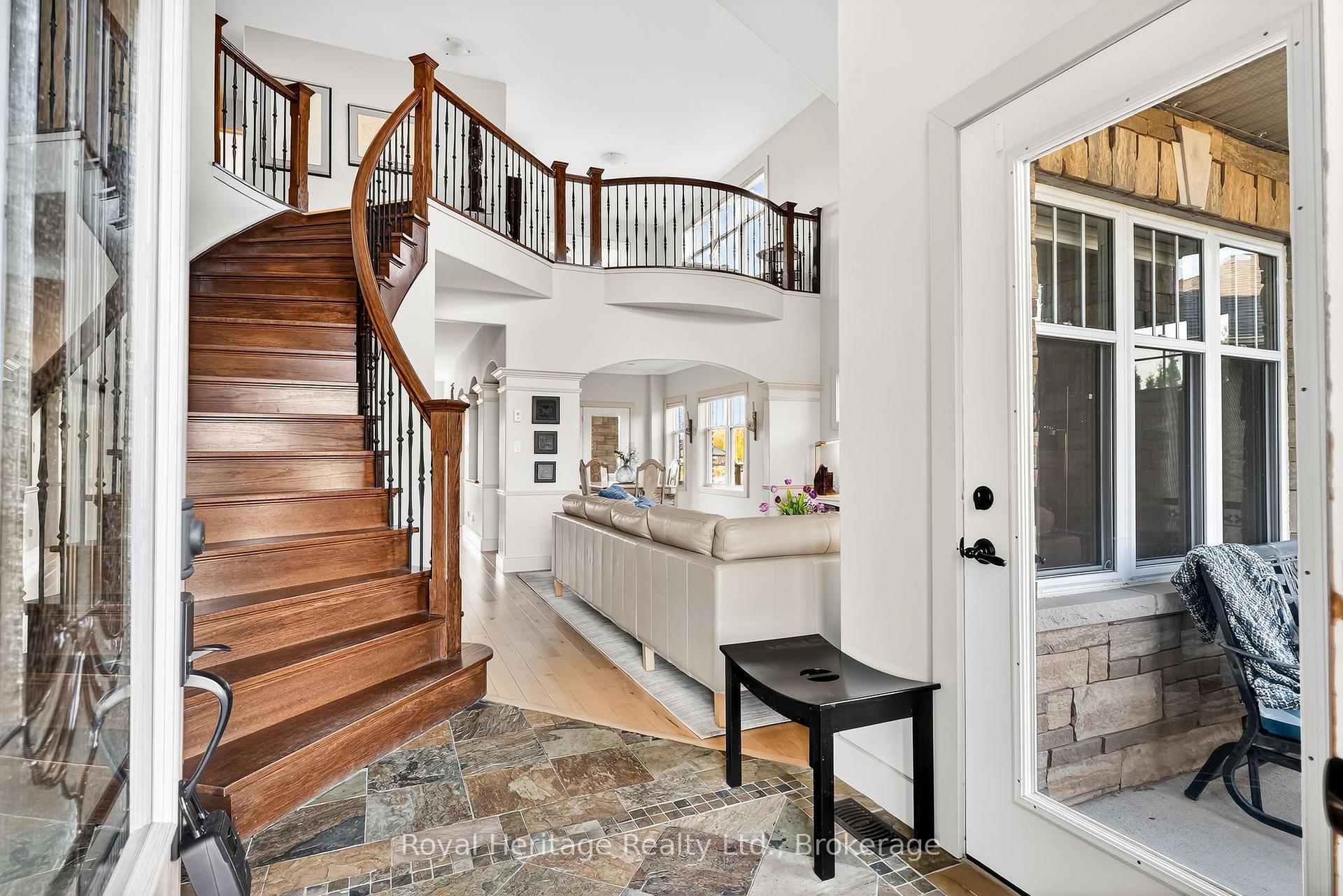 32 Edgewater Drive, Brighton — photo 4 of 5