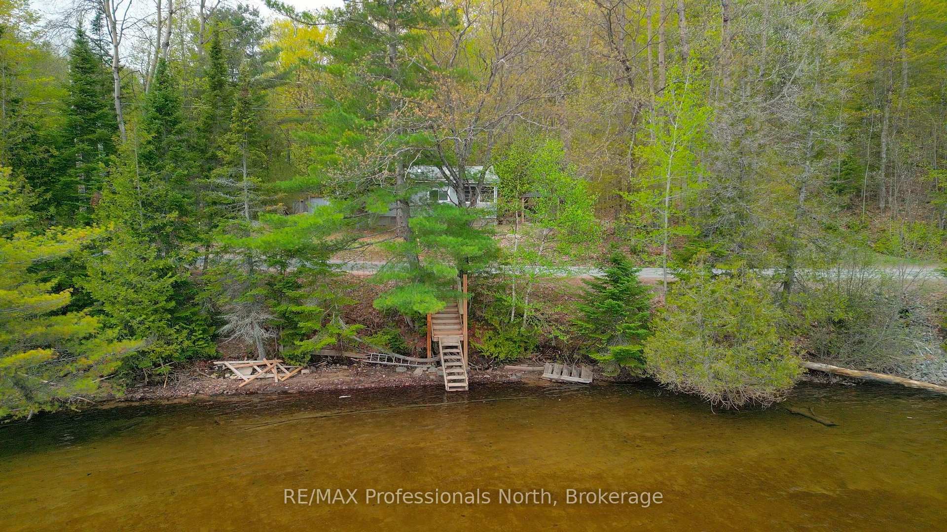 1755 North Shore Road, Algonquin Highlands — photo 2 of 5