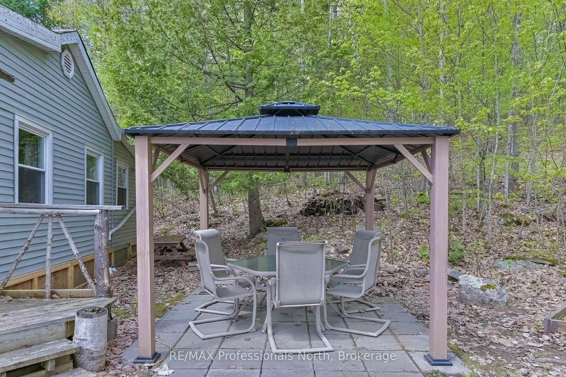 1755 North Shore Road, Algonquin Highlands — photo 4 of 5