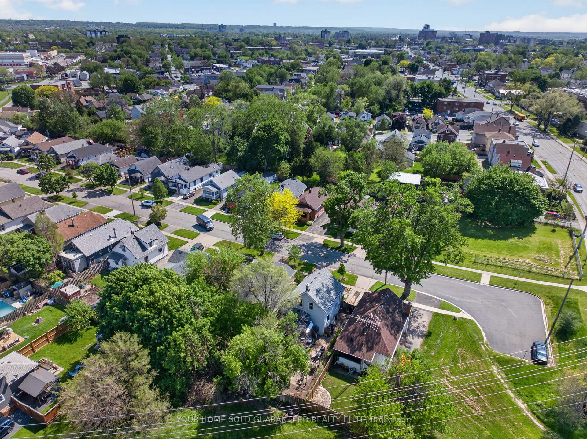 7 Trapnell Street, St. Catharines — photo 3 of 5