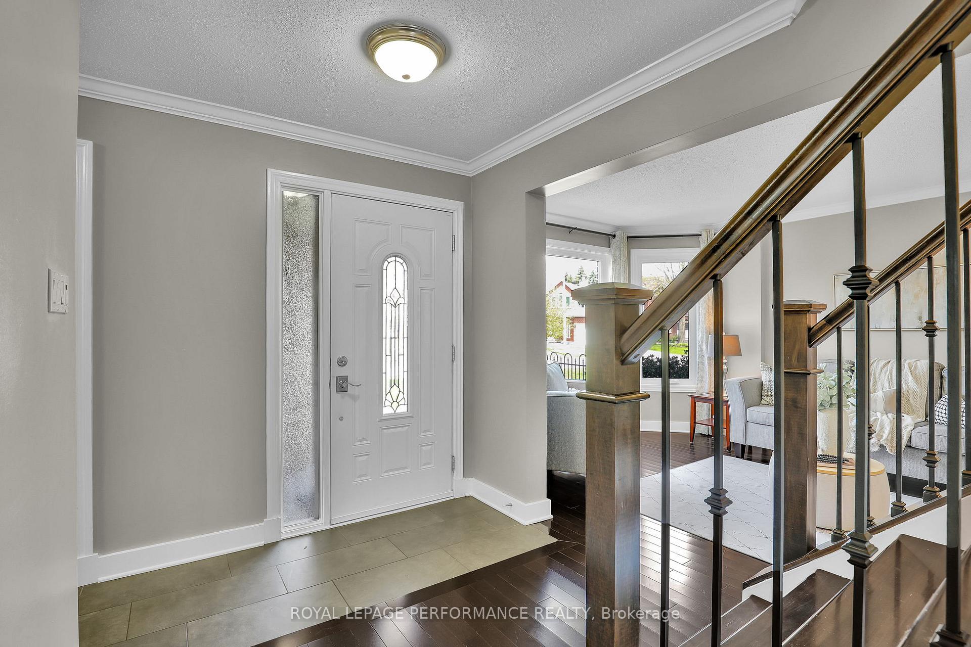 50 Picasso Drive, Hunt Club - South Keys and Area — photo 3 of 5