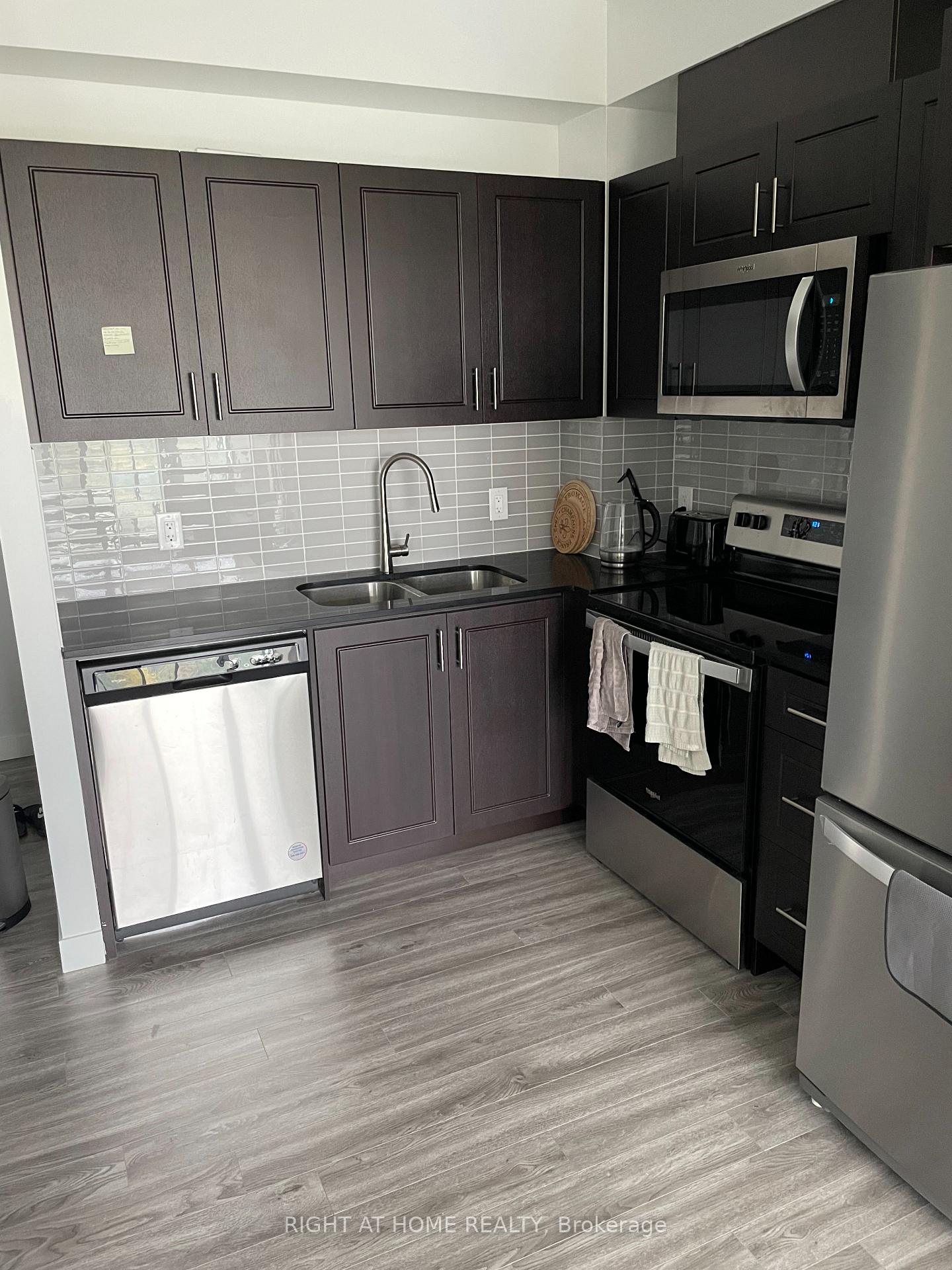 128 King Street N 711, Waterloo — photo 2 of 5