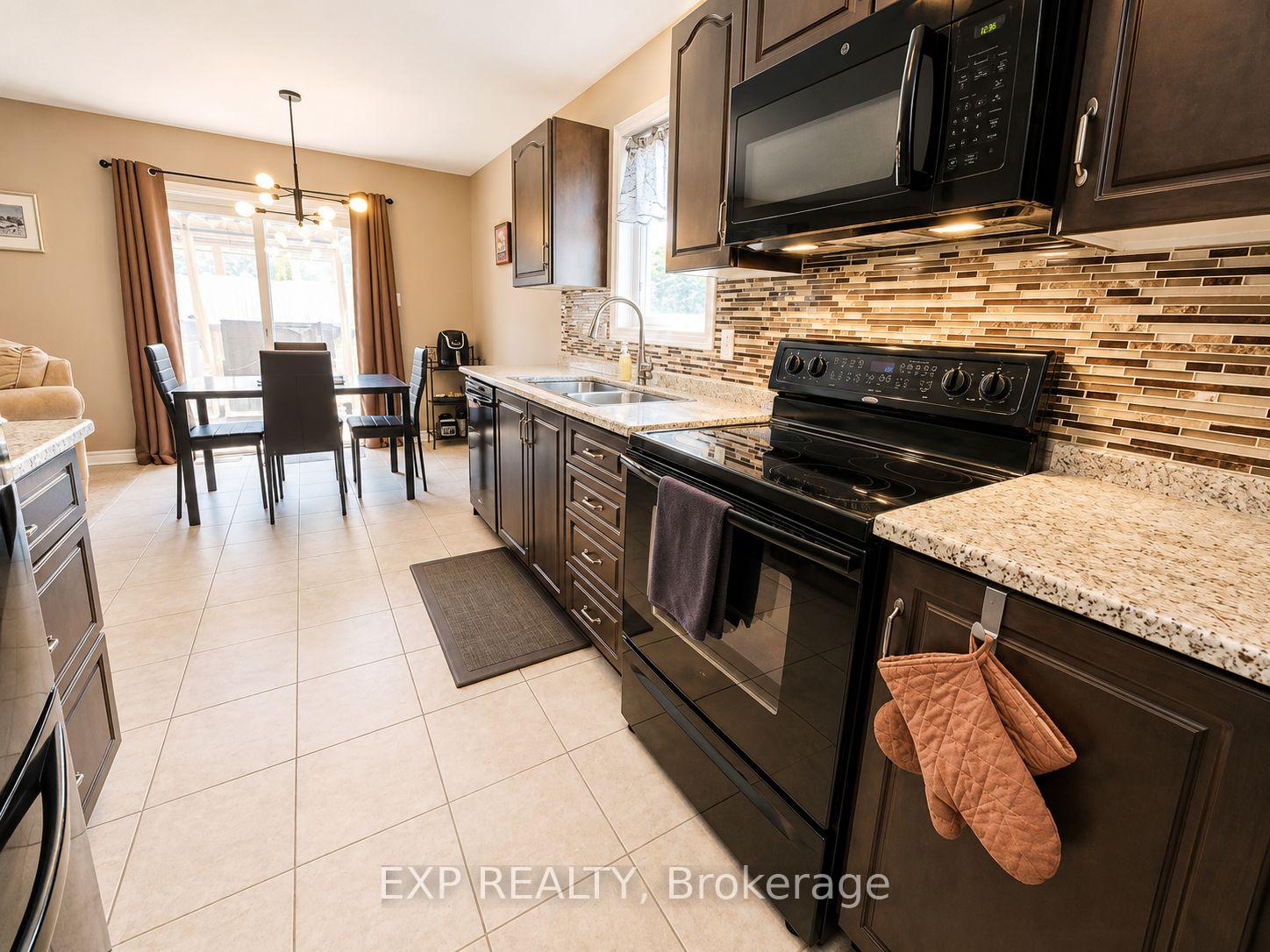 107 Ferrara Drive, Smiths Falls — photo 3 of 5