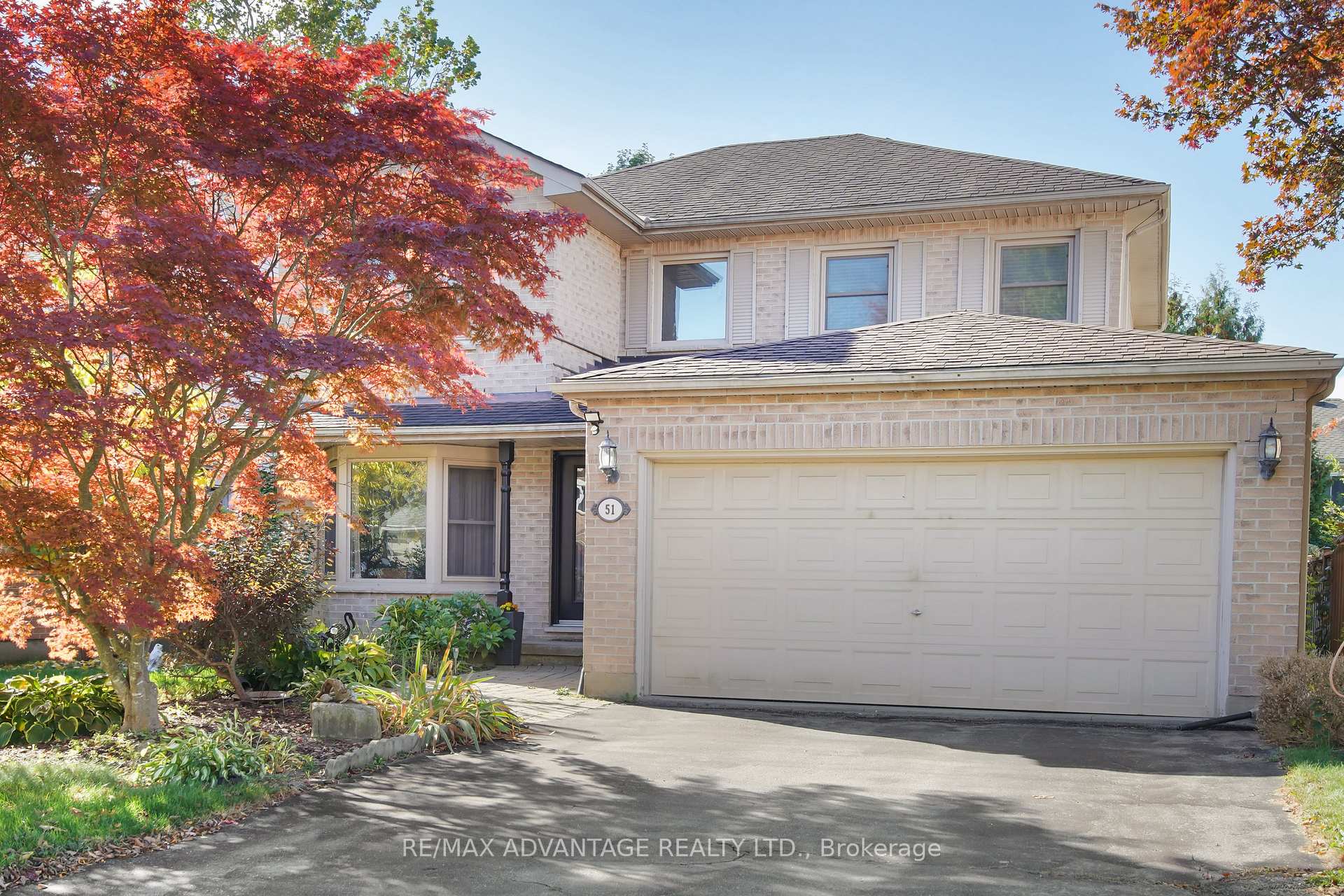 51 Laurel Crescent, London North — photo 2 of 5