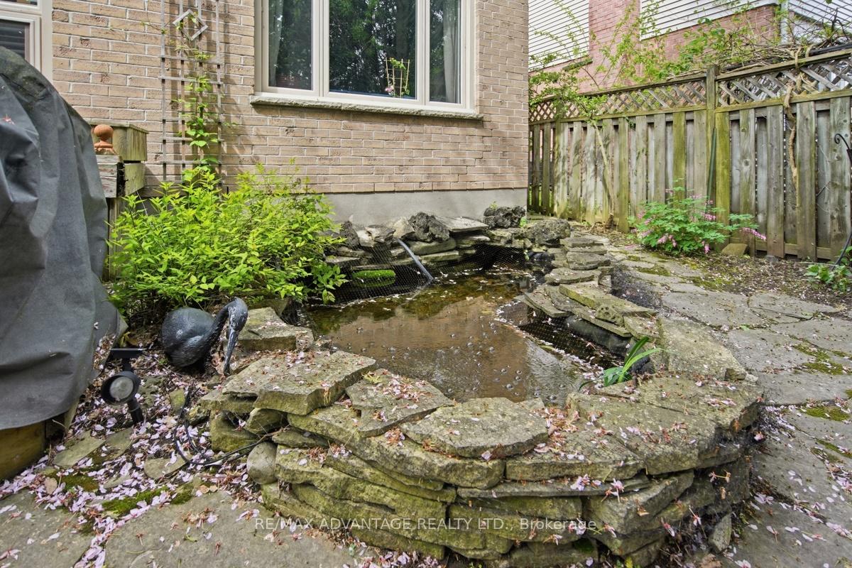 51 Laurel Crescent, London North — photo 5 of 5