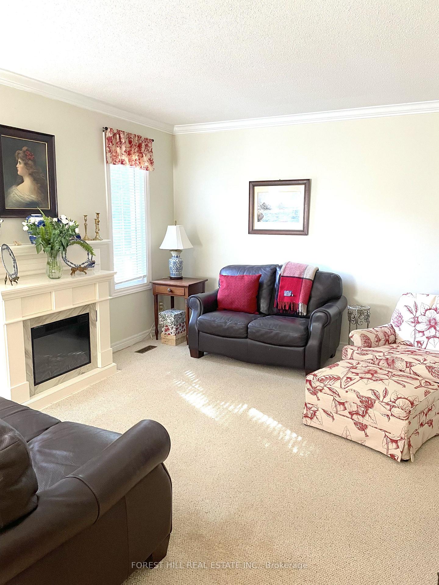 340 Ambleside Drive 21, London North — photo 2 of 5