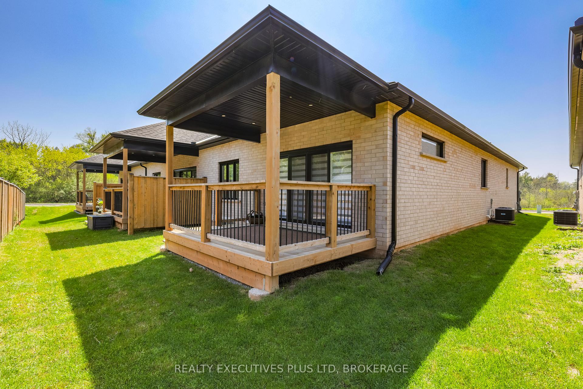 504 Royal Ridge Court, Fort Erie — photo 4 of 5