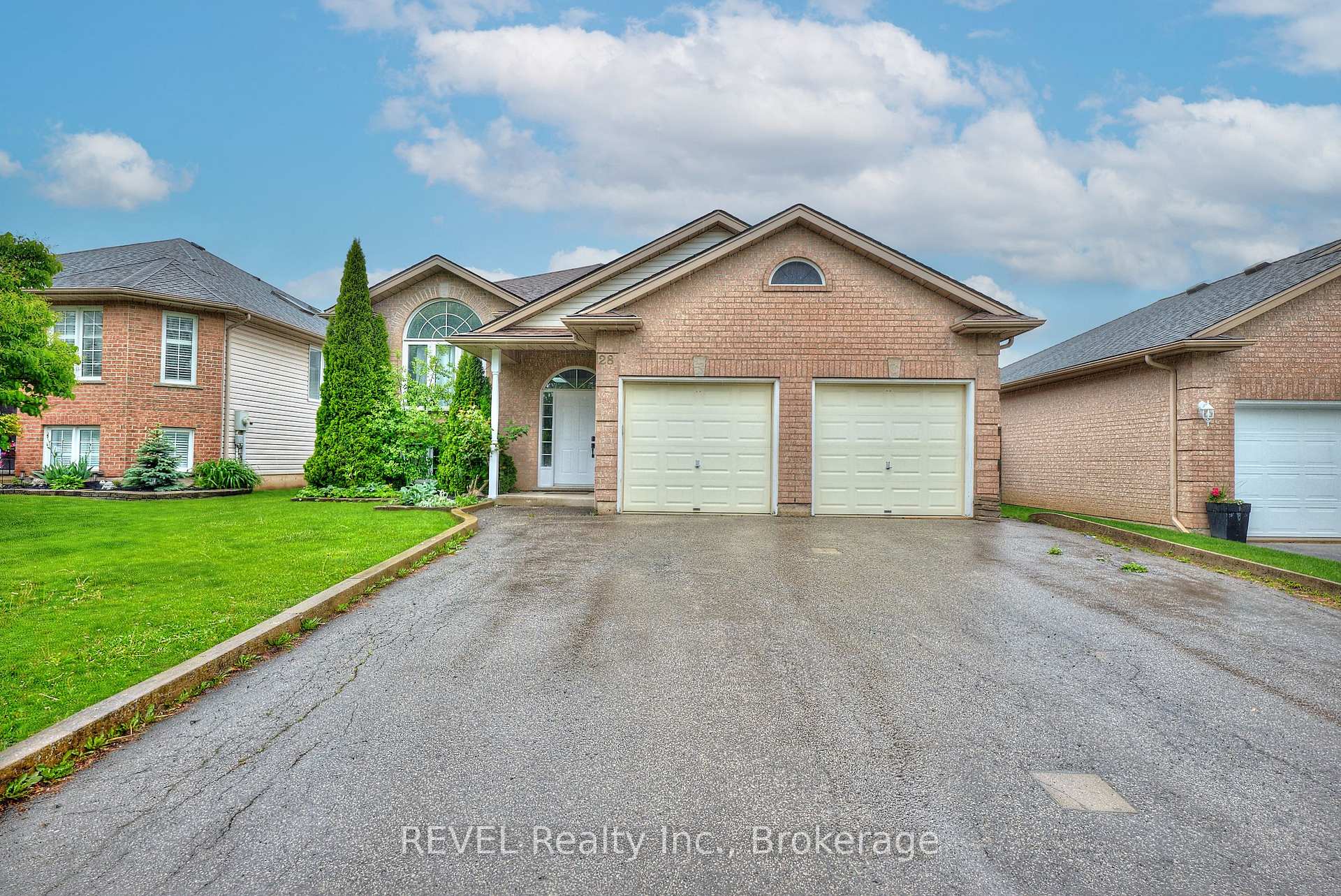 28 QUAKER Road, Welland — photo 2 of 5