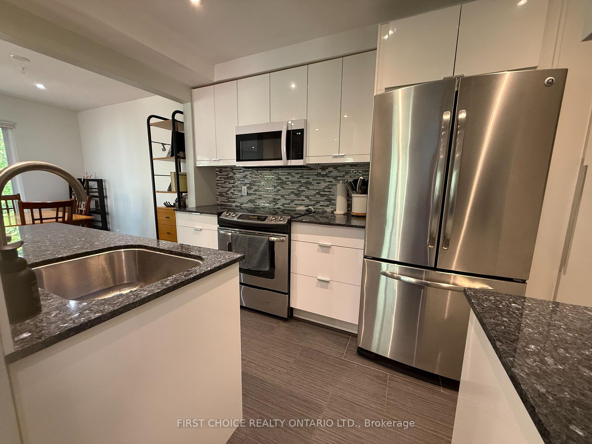 130 Greenfield Avenue C, Glebe - Ottawa East and Area — photo 3 of 5